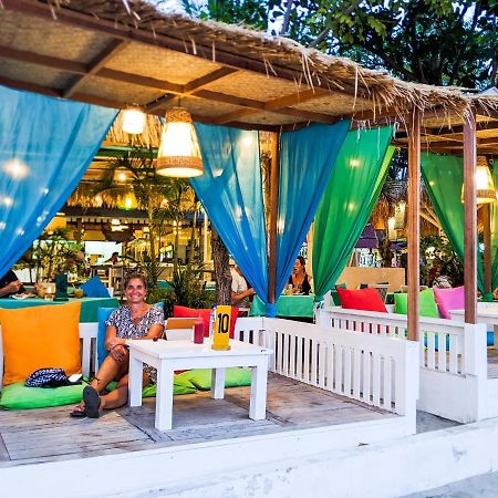 Zipp Bar Restaurant&Bungalows Gili Air Exterior foto